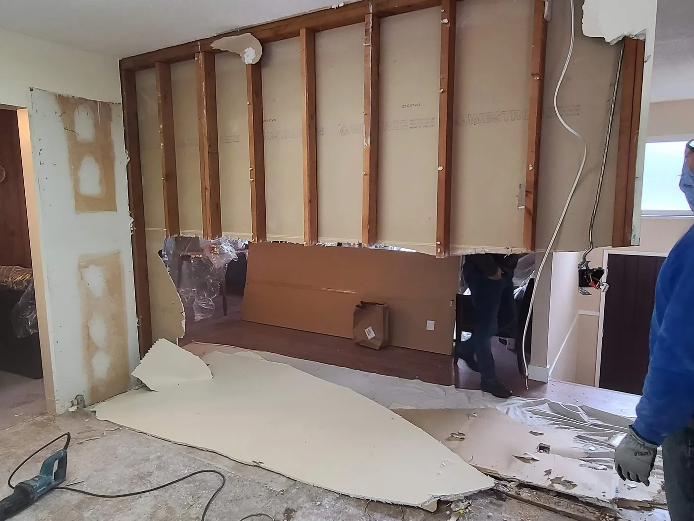 Kitchen renovation in Port Moody by PS Tiling: Sink wall, before.